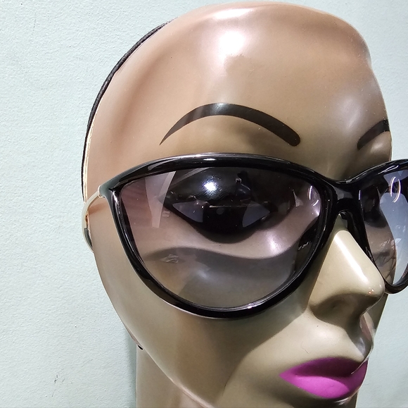 NIB TOM FORD Tammy TF770 01B Black Sunglasses - Picture 4 of 9